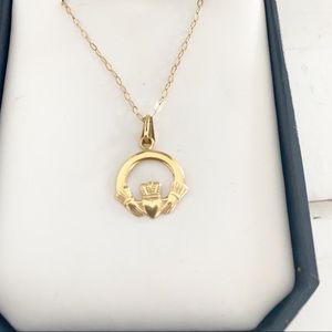 Gold Claddagh Pendant